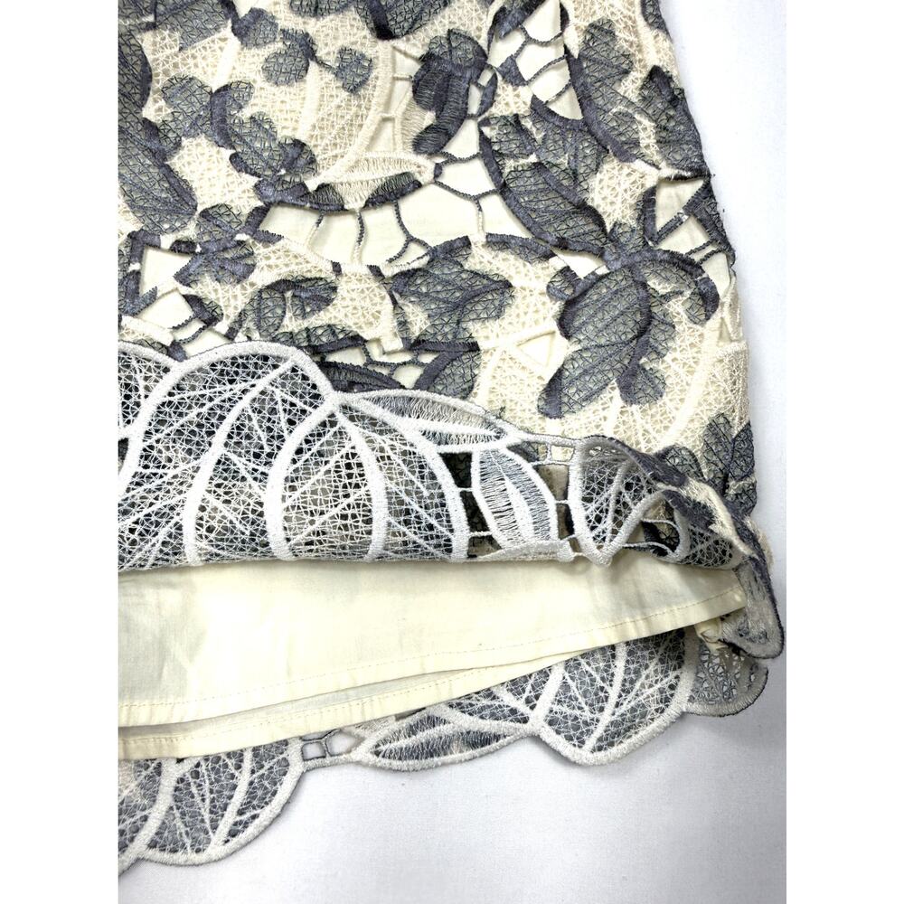 Tory Burch Gray & Cream Leaf guipure Lace Size 8 kammy shorts Cotton Lined - Picture 3 of 13